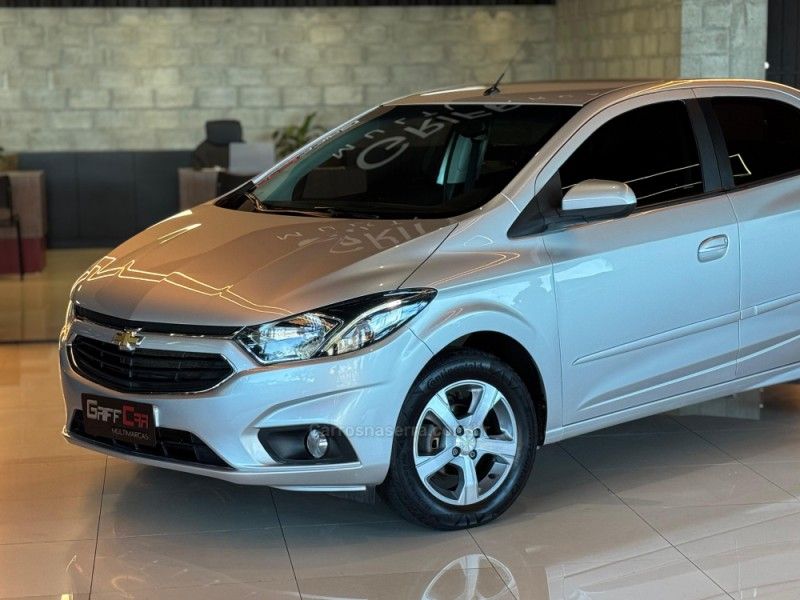 CHEVROLET PRISMA 1.4 MPFI LTZ 8V 2016/2017 GRIFFCAR MULTIMARCAS DOIS IRMÃOS / Carros no Vale