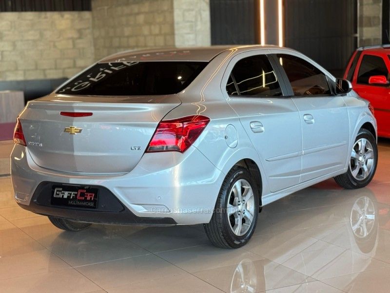 CHEVROLET PRISMA 1.4 MPFI LTZ 8V 2016/2017 GRIFFCAR MULTIMARCAS DOIS IRMÃOS / Carros no Vale