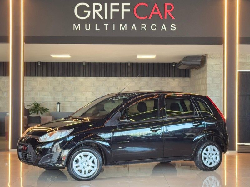 FORD FIESTA 1.0 SE 8V 2013/2014 GRIFFCAR MULTIMARCAS DOIS IRMÃOS / Carros no Vale