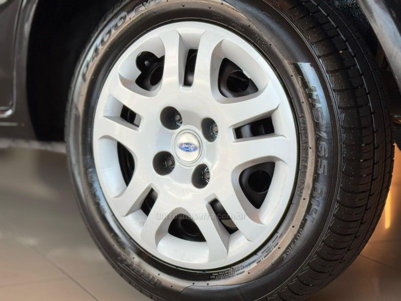 FORD FIESTA 1.0 SE 8V 2013/2014 GRIFFCAR MULTIMARCAS DOIS IRMÃOS / Carros no Vale