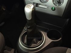 FORD FIESTA 1.0 SE 8V 2013/2014 GRIFFCAR MULTIMARCAS DOIS IRMÃOS / Carros no Vale