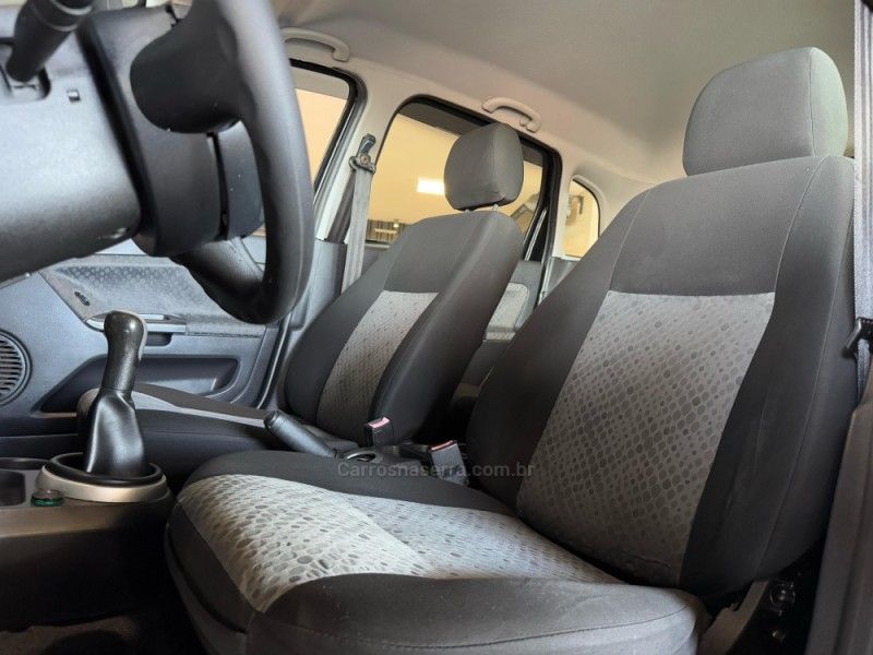 FORD FIESTA 1.0 SE 8V 2013/2014 GRIFFCAR MULTIMARCAS DOIS IRMÃOS / Carros no Vale
