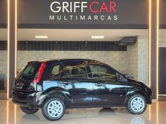 FORD FIESTA 1.0 SE 8V 2013/2014 GRIFFCAR MULTIMARCAS DOIS IRMÃOS / Carros no Vale