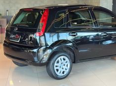 FORD FIESTA 1.0 SE 8V 2013/2014 GRIFFCAR MULTIMARCAS DOIS IRMÃOS / Carros no Vale