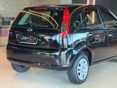 FORD FIESTA 1.0 SE 8V 2013/2014 GRIFFCAR MULTIMARCAS DOIS IRMÃOS / Carros no Vale