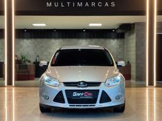 FORD FOCUS 2.0 SE SEDAN 16V 2014/2014 GRIFFCAR MULTIMARCAS DOIS IRMÃOS / Carros no Vale