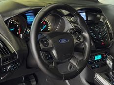 FORD FOCUS 2.0 SE SEDAN 16V 2014/2014 GRIFFCAR MULTIMARCAS DOIS IRMÃOS / Carros no Vale