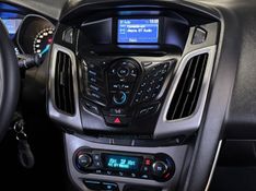 FORD FOCUS 2.0 SE SEDAN 16V 2014/2014 GRIFFCAR MULTIMARCAS DOIS IRMÃOS / Carros no Vale