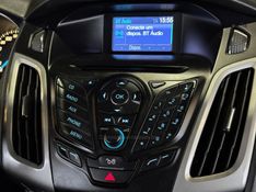 FORD FOCUS 2.0 SE SEDAN 16V 2014/2014 GRIFFCAR MULTIMARCAS DOIS IRMÃOS / Carros no Vale