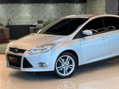 FORD FOCUS 2.0 SE SEDAN 16V 2014/2014 GRIFFCAR MULTIMARCAS DOIS IRMÃOS / Carros no Vale