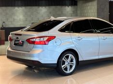 FORD FOCUS 2.0 SE SEDAN 16V 2014/2014 GRIFFCAR MULTIMARCAS DOIS IRMÃOS / Carros no Vale