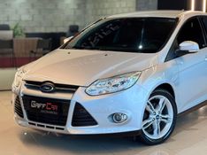 FORD FOCUS 2.0 SE SEDAN 16V 2014/2014 GRIFFCAR MULTIMARCAS DOIS IRMÃOS / Carros no Vale