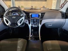 HYUNDAI SONATA 2.4 MPFI I4 16V 182CV 2012/2013 GRIFFCAR MULTIMARCAS DOIS IRMÃOS / Carros no Vale