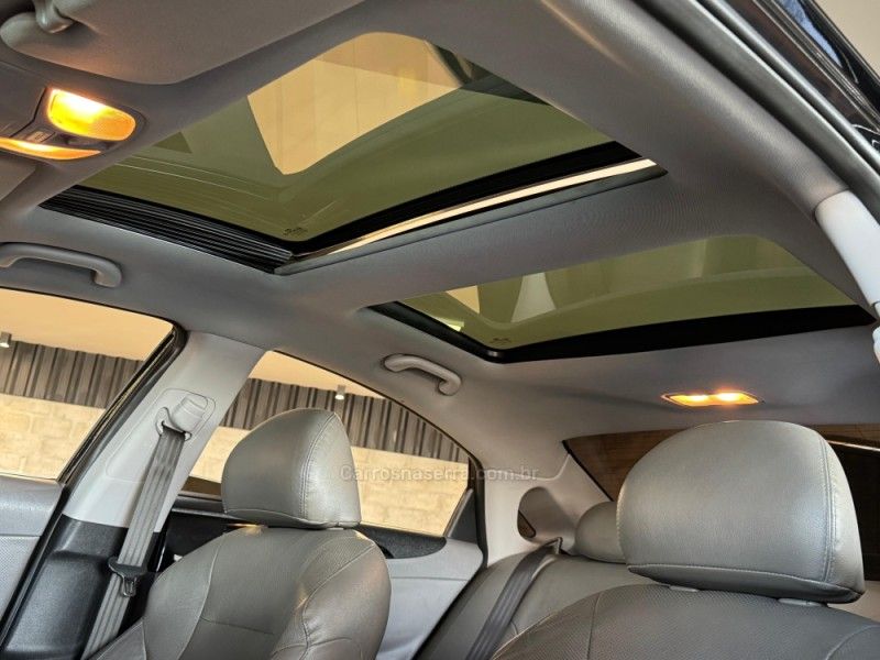 HYUNDAI SONATA 2.4 MPFI I4 16V 182CV 2012/2013 GRIFFCAR MULTIMARCAS DOIS IRMÃOS / Carros no Vale