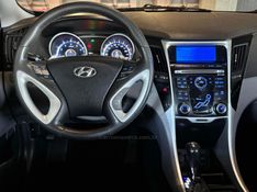 HYUNDAI SONATA 2.4 MPFI I4 16V 182CV 2012/2013 GRIFFCAR MULTIMARCAS DOIS IRMÃOS / Carros no Vale