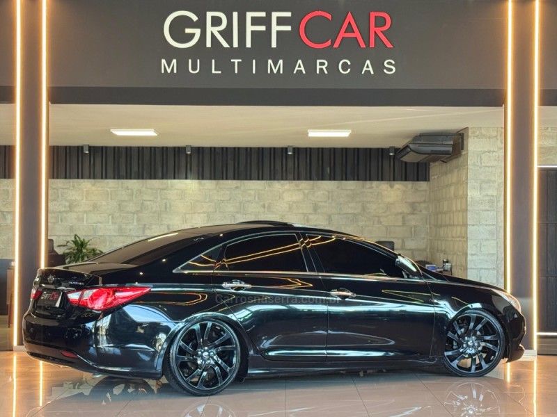 HYUNDAI SONATA 2.4 MPFI I4 16V 182CV 2012/2013 GRIFFCAR MULTIMARCAS DOIS IRMÃOS / Carros no Vale