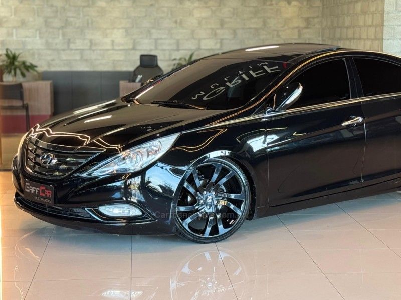 HYUNDAI SONATA 2.4 MPFI I4 16V 182CV 2012/2013 GRIFFCAR MULTIMARCAS DOIS IRMÃOS / Carros no Vale