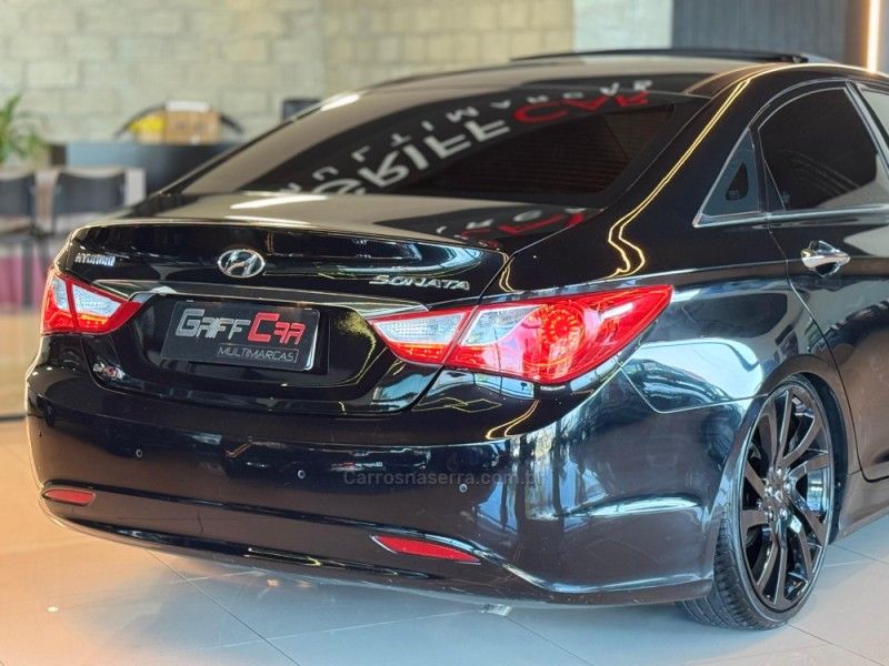 HYUNDAI SONATA 2.4 MPFI I4 16V 182CV 2012/2013 GRIFFCAR MULTIMARCAS DOIS IRMÃOS / Carros no Vale