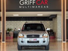 HYUNDAI TUCSON 2.0 MPFI GLS 16V 143CV 2WD 2015/2016 GRIFFCAR MULTIMARCAS DOIS IRMÃOS / Carros no Vale