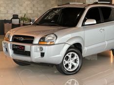 HYUNDAI TUCSON 2.0 MPFI GLS 16V 143CV 2WD 2015/2016 GRIFFCAR MULTIMARCAS DOIS IRMÃOS / Carros no Vale