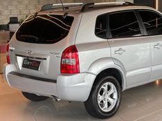 HYUNDAI TUCSON 2.0 MPFI GLS 16V 143CV 2WD 2015/2016 GRIFFCAR MULTIMARCAS DOIS IRMÃOS / Carros no Vale