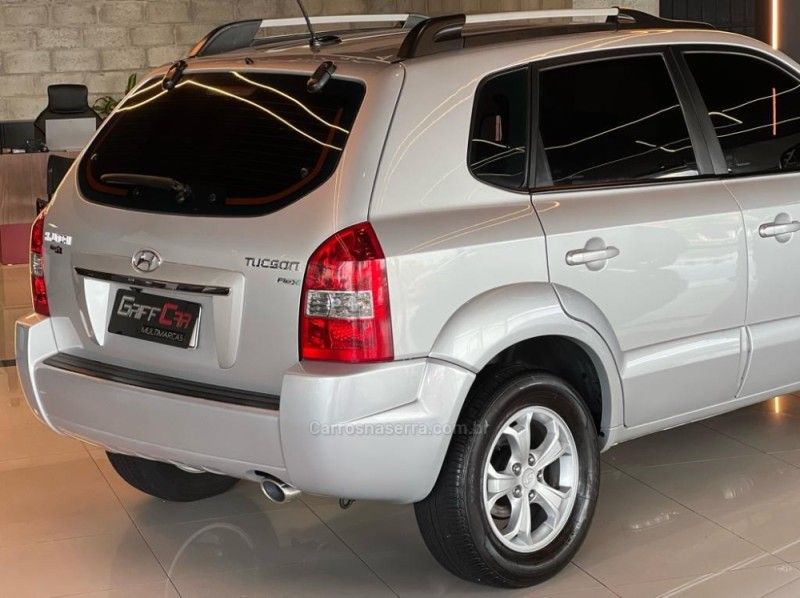HYUNDAI TUCSON 2.0 MPFI GLS 16V 143CV 2WD 2015/2016 GRIFFCAR MULTIMARCAS DOIS IRMÃOS / Carros no Vale