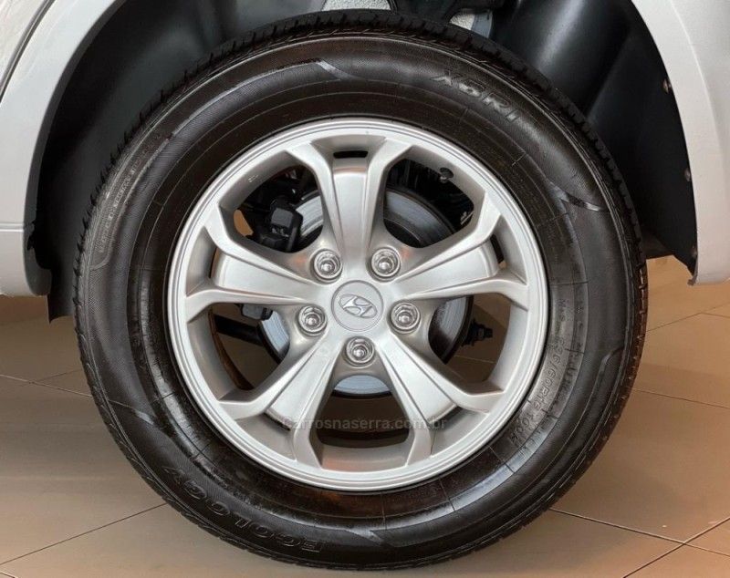 HYUNDAI TUCSON 2.0 MPFI GLS 16V 143CV 2WD 2015/2016 GRIFFCAR MULTIMARCAS DOIS IRMÃOS / Carros no Vale