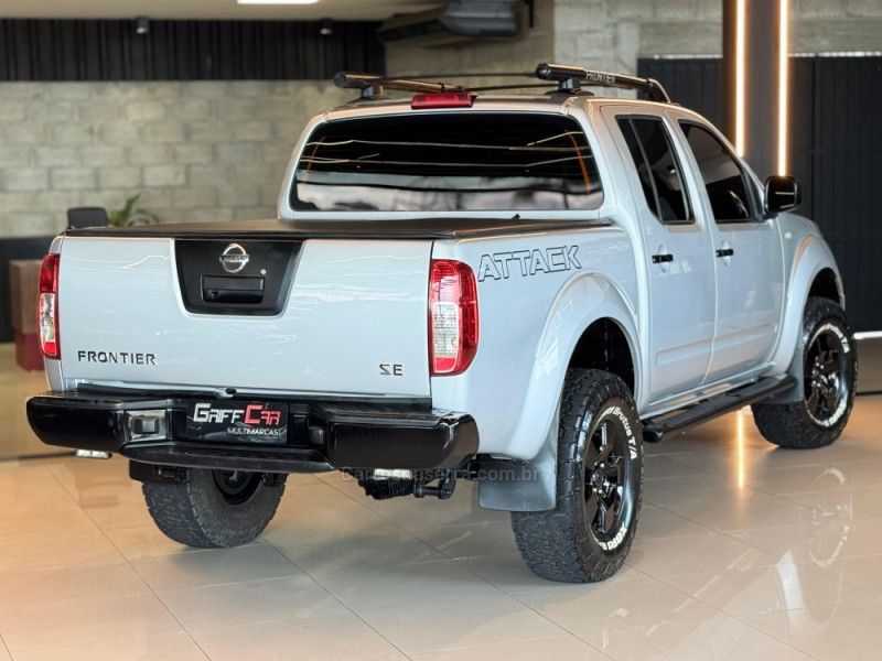 NISSAN FRONTIER 2.5 SE ATTACK 4X4 CD TURBO ELETRONIC 2011/2012 GRIFFCAR MULTIMARCAS DOIS IRMÃOS / Carros no Vale