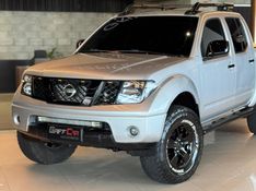 NISSAN FRONTIER 2.5 SE ATTACK 4X4 CD TURBO ELETRONIC 2011/2012 GRIFFCAR MULTIMARCAS DOIS IRMÃOS / Carros no Vale