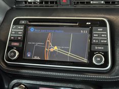 NISSAN KICKS 1.6 16V RIO XTRONIC 2016/2017 GRIFFCAR MULTIMARCAS DOIS IRMÃOS / Carros no Vale