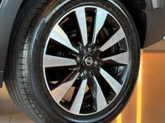 NISSAN KICKS 1.6 16V RIO XTRONIC 2016/2017 GRIFFCAR MULTIMARCAS DOIS IRMÃOS / Carros no Vale