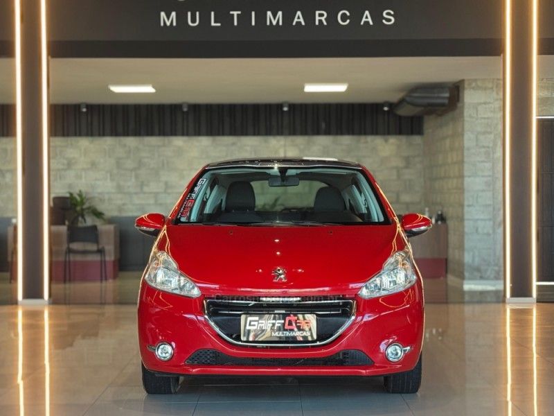 PEUGEOT 208 1.5 ALLURE 8V 2014/2015 GRIFFCAR MULTIMARCAS DOIS IRMÃOS / Carros no Vale