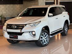 TOYOTA HILUX SW4 2.8 SRX 4X4 16V TURBO INTERCOOLER 2016/2017 GRIFFCAR MULTIMARCAS DOIS IRMÃOS / Carros no Vale