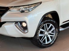 TOYOTA HILUX SW4 2.8 SRX 4X4 16V TURBO INTERCOOLER 2016/2017 GRIFFCAR MULTIMARCAS DOIS IRMÃOS / Carros no Vale