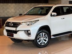 TOYOTA HILUX SW4 2.8 SRX 4X4 7 LUGARES 16V TURBO INTERCOOLER 2016/2017 GRIFFCAR MULTIMARCAS DOIS IRMÃOS / Carros no Vale