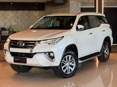 TOYOTA HILUX SW4 2.8 SRX 4X4 7 LUGARES 16V TURBO INTERCOOLER 2016/2017 GRIFFCAR MULTIMARCAS DOIS IRMÃOS / Carros no Vale