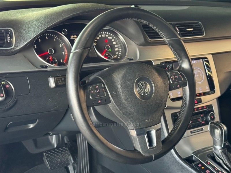 VOLKSWAGEN PASSAT 2.0 TSI HIGLHINE VARIANT AUTOMATIZADO 2011/2011 GRIFFCAR MULTIMARCAS DOIS IRMÃOS / Carros no Vale