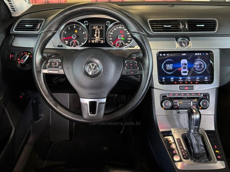 VOLKSWAGEN PASSAT 2.0 TSI HIGLHINE VARIANT AUTOMATIZADO 2011/2011 GRIFFCAR MULTIMARCAS DOIS IRMÃOS / Carros no Vale