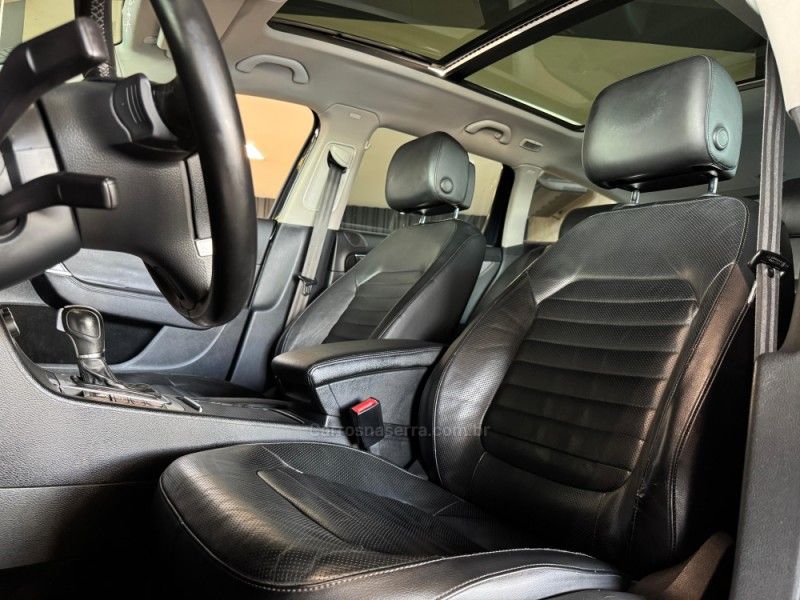 VOLKSWAGEN PASSAT 2.0 TSI HIGLHINE VARIANT AUTOMATIZADO 2011/2011 GRIFFCAR MULTIMARCAS DOIS IRMÃOS / Carros no Vale