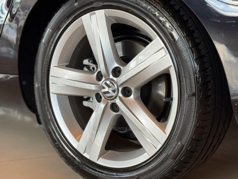 VOLKSWAGEN PASSAT 2.0 TSI HIGLHINE VARIANT AUTOMATIZADO 2011/2011 GRIFFCAR MULTIMARCAS DOIS IRMÃOS / Carros no Vale