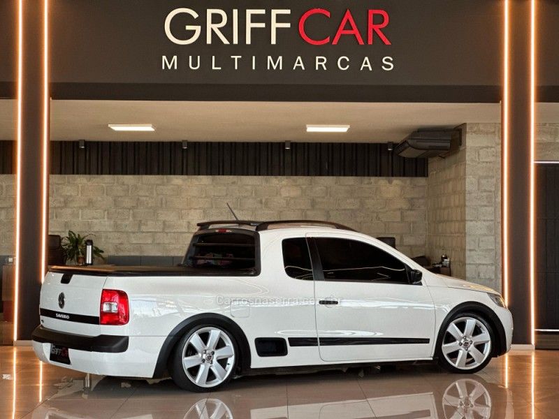 VOLKSWAGEN SAVEIRO 2011/2012 GRIFFCAR MULTIMARCAS DOIS IRMÃOS / Carros no Vale