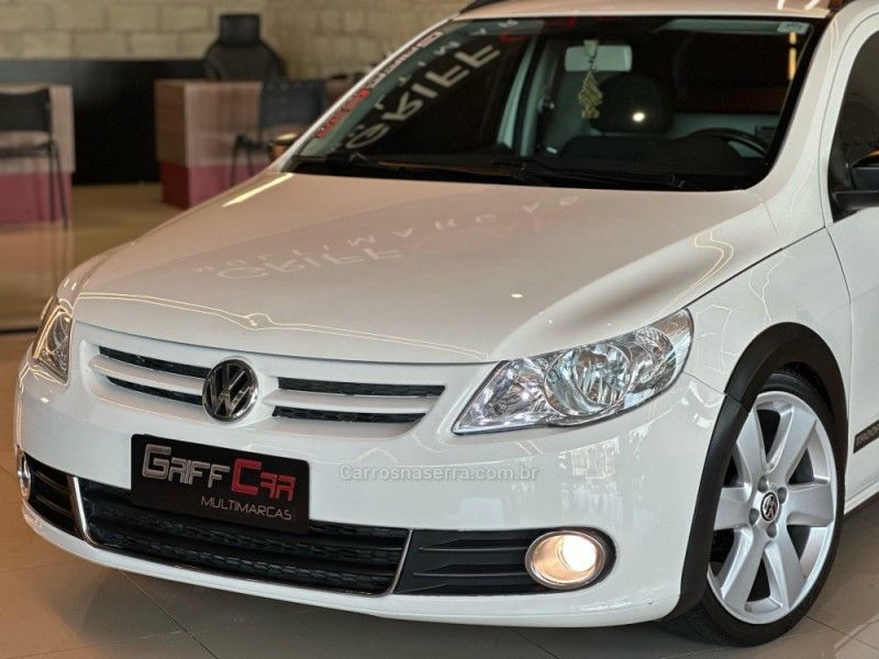 VOLKSWAGEN SAVEIRO 2011/2012 GRIFFCAR MULTIMARCAS DOIS IRMÃOS / Carros no Vale