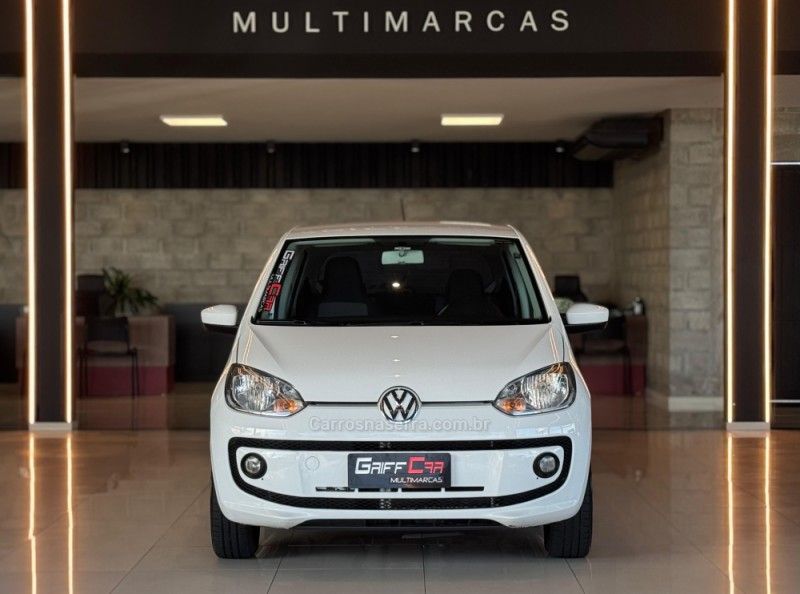 VOLKSWAGEN UP 1.0 MPI TAKE UP 12V 2017/2017 GRIFFCAR MULTIMARCAS DOIS IRMÃOS / Carros no Vale