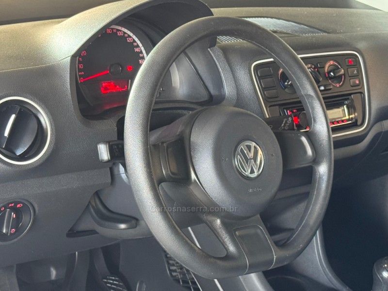 VOLKSWAGEN UP 1.0 MPI TAKE UP 12V 2017/2017 GRIFFCAR MULTIMARCAS DOIS IRMÃOS / Carros no Vale
