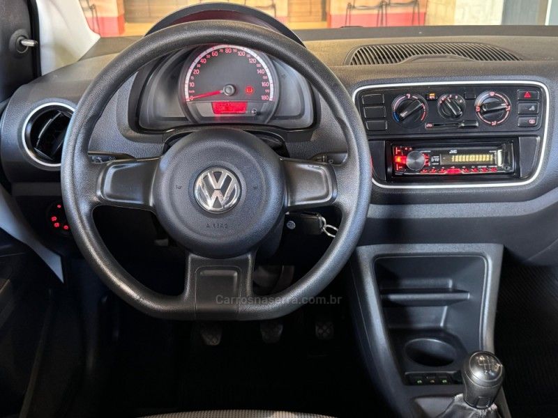 VOLKSWAGEN UP 1.0 MPI TAKE UP 12V 2017/2017 GRIFFCAR MULTIMARCAS DOIS IRMÃOS / Carros no Vale