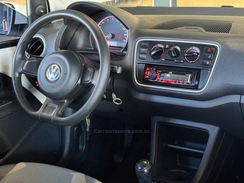 VOLKSWAGEN UP 1.0 MPI TAKE UP 12V 2017/2017 GRIFFCAR MULTIMARCAS DOIS IRMÃOS / Carros no Vale