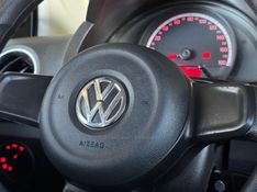 VOLKSWAGEN UP 1.0 MPI TAKE UP 12V 2017/2017 GRIFFCAR MULTIMARCAS DOIS IRMÃOS / Carros no Vale