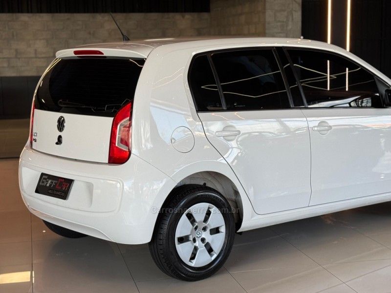 VOLKSWAGEN UP 1.0 MPI TAKE UP 12V 2017/2017 GRIFFCAR MULTIMARCAS DOIS IRMÃOS / Carros no Vale