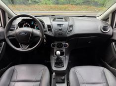 FORD FIESTA 1.6 SE HATCH 16V 2017/2017 KASPER VEÍCULOS DOIS IRMÃOS / Carros no Vale