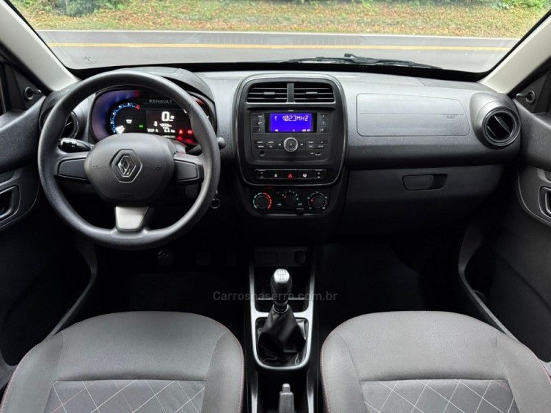 RENAULT KWID 1.0 12V SCE ZEN 2023/2024 KASPER VEÍCULOS DOIS IRMÃOS / Carros no Vale